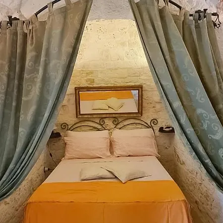 Trullo Farfalle Ceglie Messapica